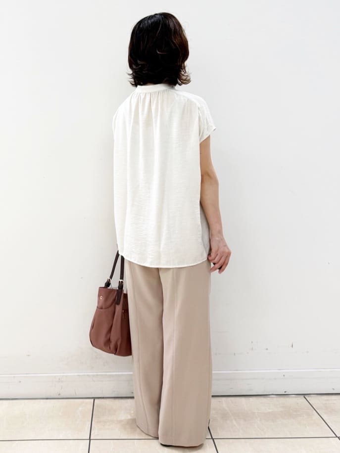 KIKIさんの「Reflect｜【二の腕さりげなくカバー】バンドカラーブラウス」を使ったコーディネート