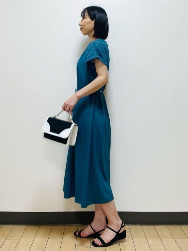 Riiさんの「Reflect｜カットワークレーススリーブワンピース」を使ったコーディネート