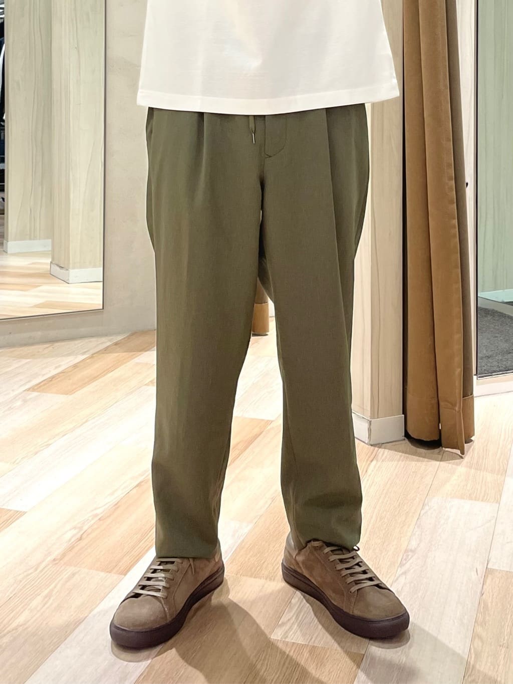 URAさんの「TAKEO KIKUCHI｜【COOL CITY WEAR】ワンポイント刺しゅう ポケットTシャツ /接触冷感」を使ったコーディネート