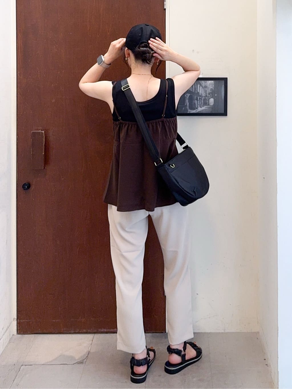 𝐇𝐢𝐫𝐨𝐦𝐢さんの「SHOO･LA･RUE｜【S-LL/セットアップ可/ひんやり】女性らしさ溢れる ティアードキャミソール」を使ったコーディネート