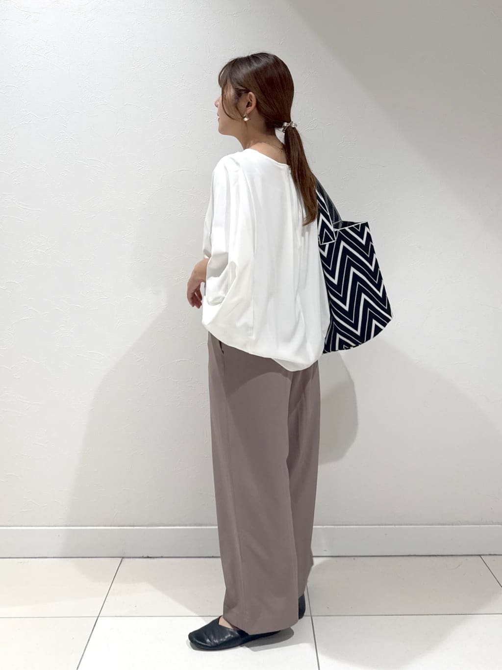 YUUKIさんの「INDIVI｜【選べる柄／WEB限定カラー】ビッグニットバッグ」を使ったコーディネート
