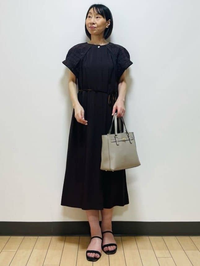 Riiさんの「Reflect｜カットワークレーススリーブワンピース」を使ったコーディネート