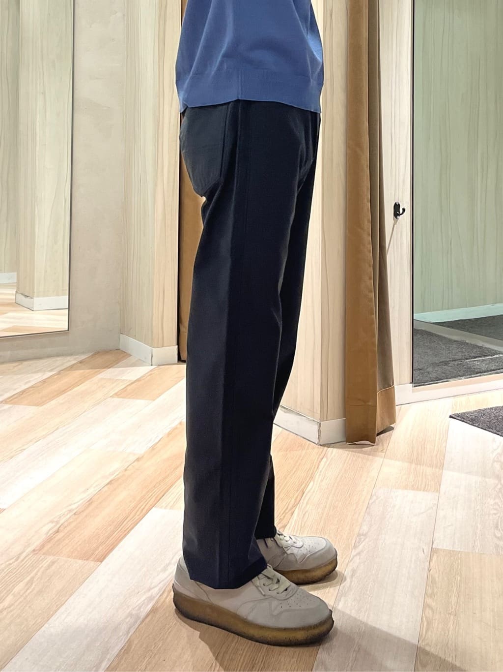 URAさんの「TAKEO KIKUCHI｜【Made in JAPAN】播州織 ストレッチ パンツ」を使ったコーディネート
