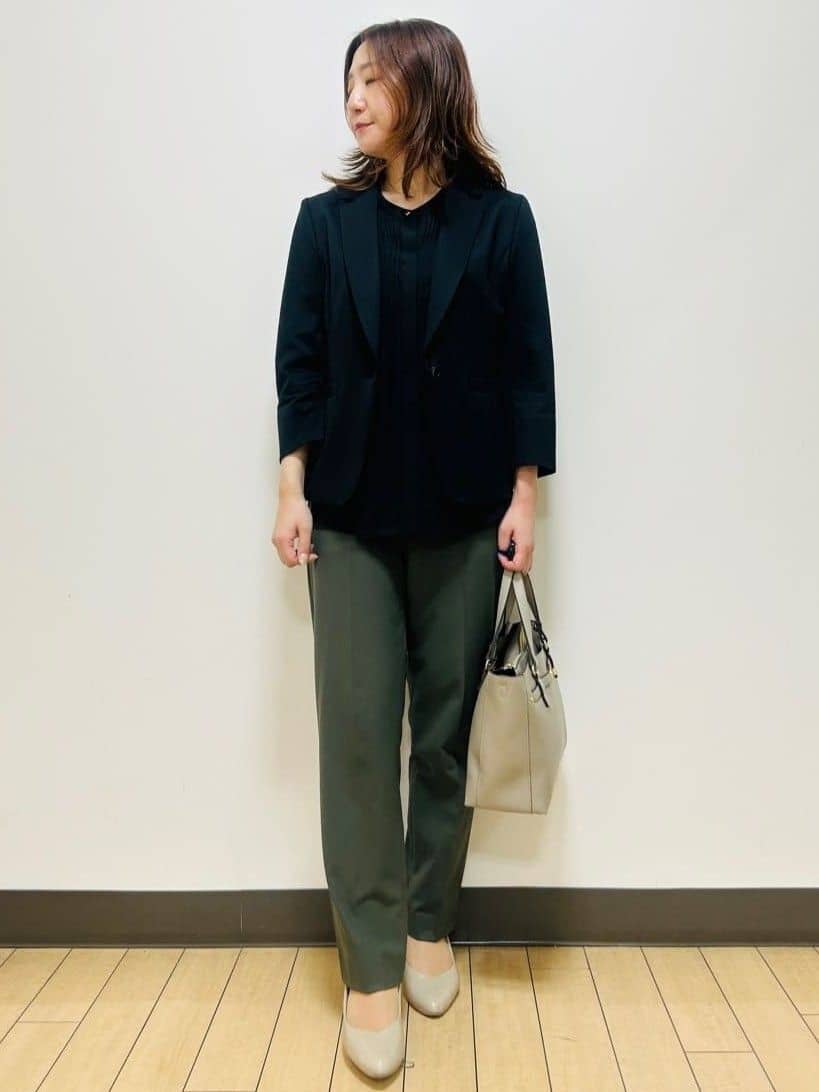 miiiさんの「Reflect｜【インナーに◎／すっきり見え！長め丈】タックデティールブラウス」を使ったコーディネート