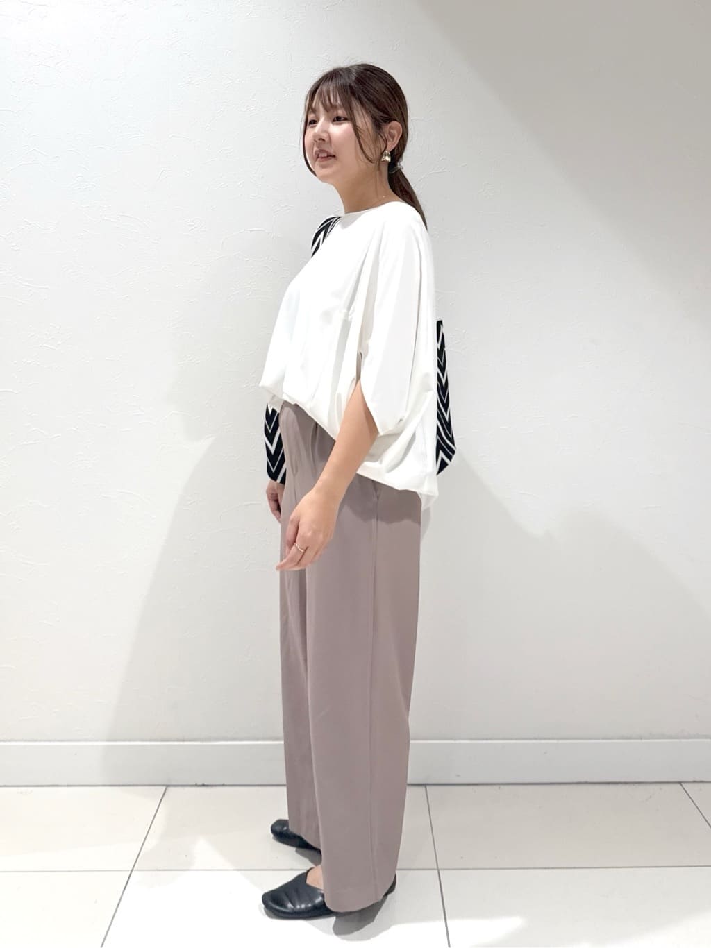 YUUKIさんの「INDIVI｜【選べる柄／WEB限定カラー】ビッグニットバッグ」を使ったコーディネート