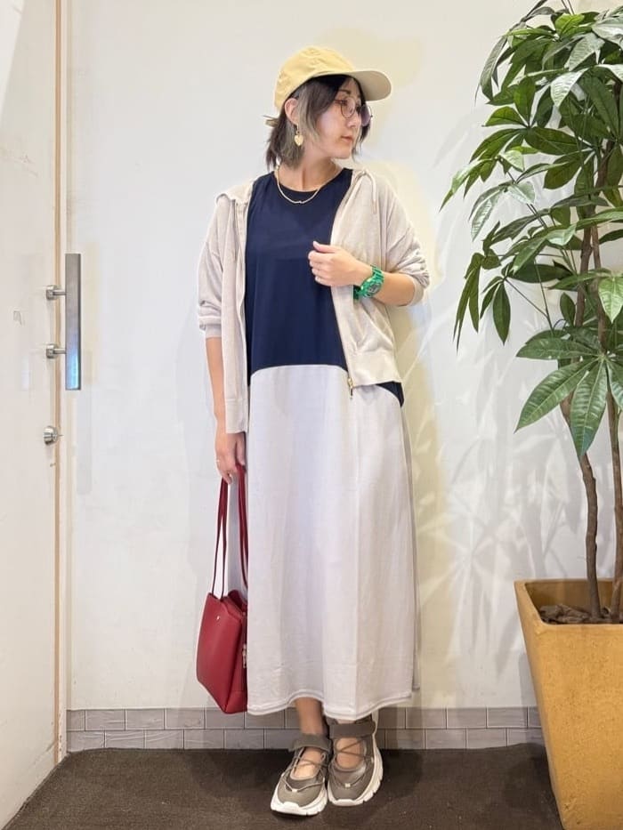 misakiさんの「SHOO･LA･RUE｜冷房対策にも 上品なシアー感のニットパーカ」を使ったコーディネート