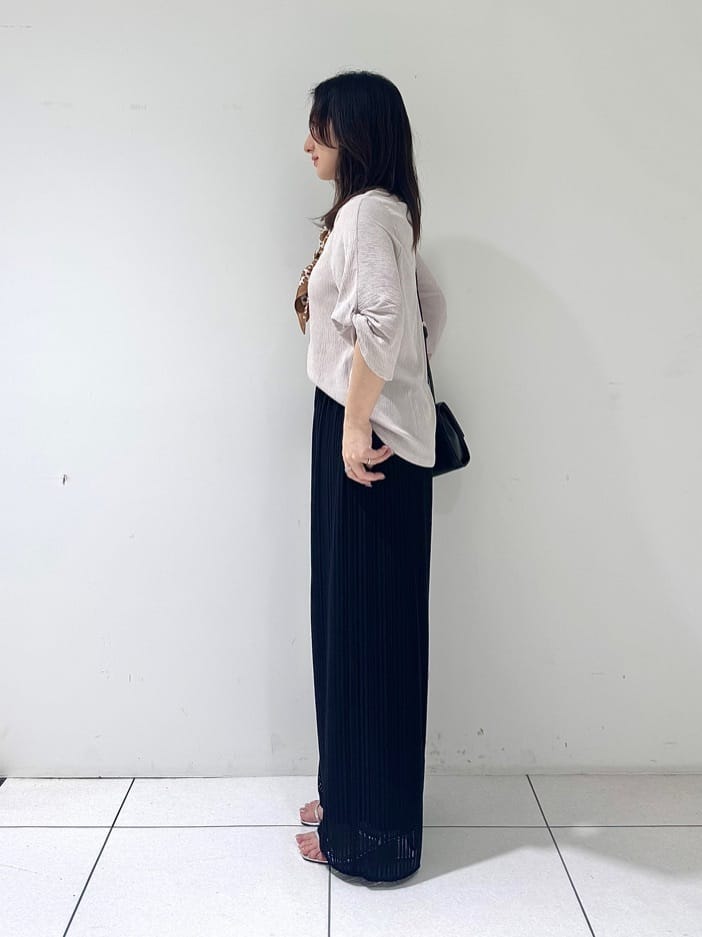 そんさんの「INDIVI｜【UVケア／吸汗速乾】凹凸素材ねじり袖トップス」を使ったコーディネート