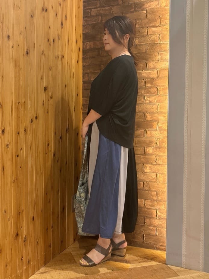 ゆかぴさんの「SHOO･LA･RUE｜【UV/さらさらタッチ】女性らしさ漂う 5分袖ボレロカーディガン」を使ったコーディネート