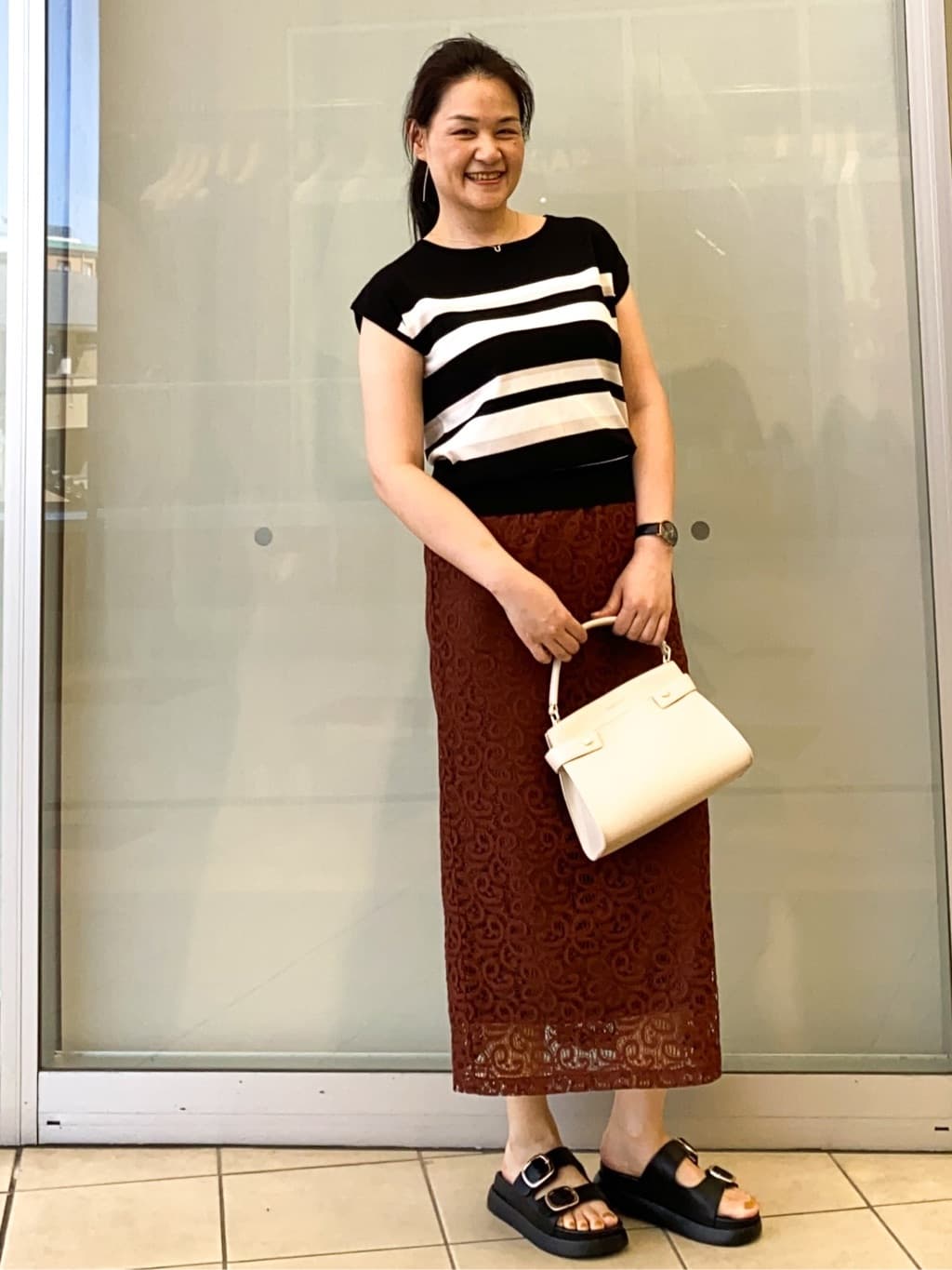 Jeanさんの「OPAQUE.CLIP｜《美人百花掲載》レースイージーナロースカート【洗濯機洗い可】」を使ったコーディネート