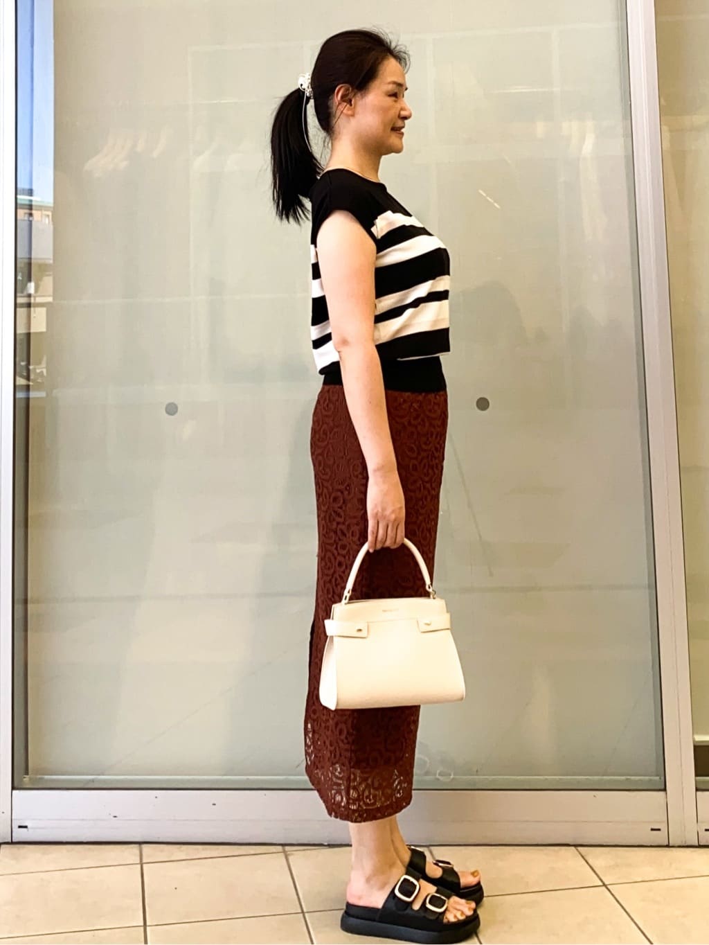 Jeanさんの「OPAQUE.CLIP｜《美人百花掲載》レースイージーナロースカート【洗濯機洗い可】」を使ったコーディネート