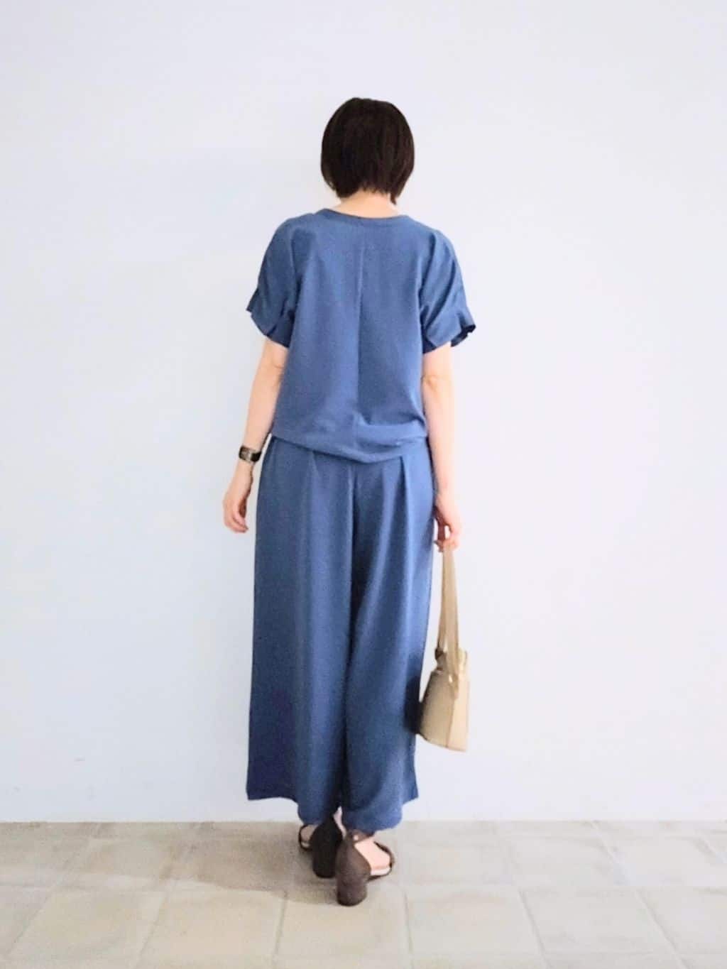 miomioさんの「SHOO･LA･RUE｜【セットアップ可/ひんやり】下半身カバーにも タックスカーチョ」を使ったコーディネート