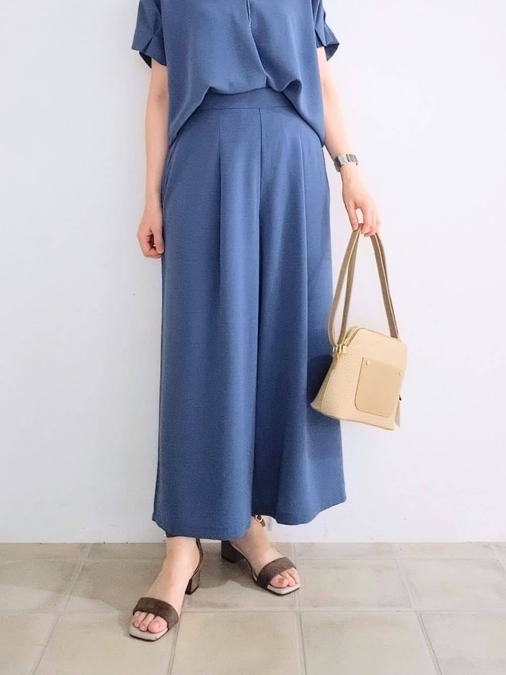 miomioさんの「SHOO･LA･RUE｜【セットアップ可/ひんやり】下半身カバーにも タックスカーチョ」を使ったコーディネート