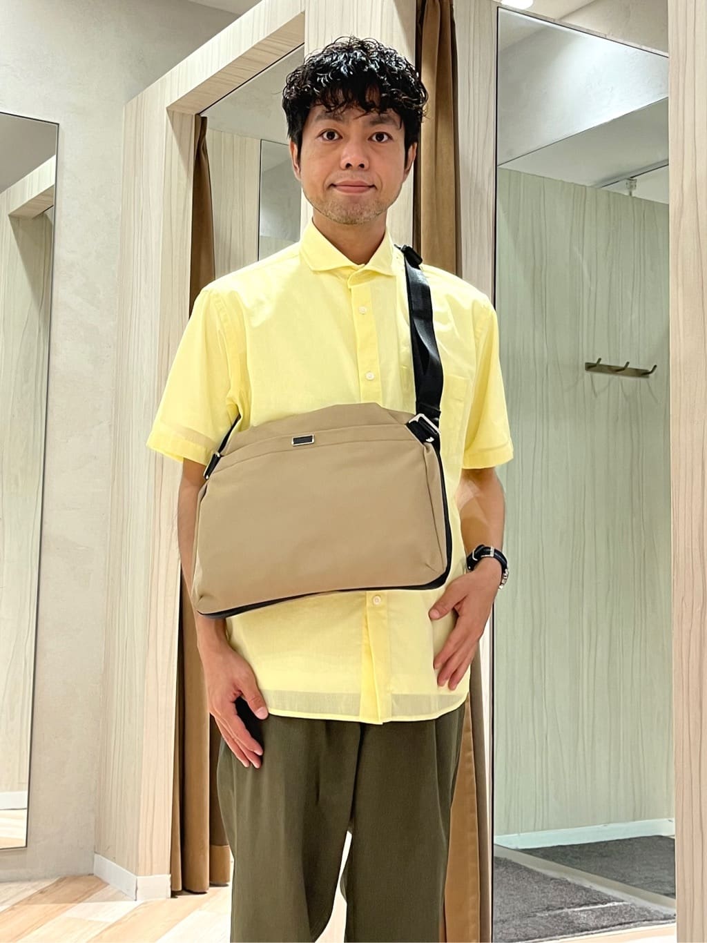 URAさんの「TAKEO KIKUCHI｜【COOL CITY WEAR】ワンポイント刺しゅう ポケットTシャツ /接触冷感」を使ったコーディネート