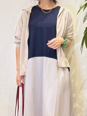 misakiさんの「SHOO･LA･RUE｜冷房対策にも 上品なシアー感のニットパーカ」を使ったコーディネート