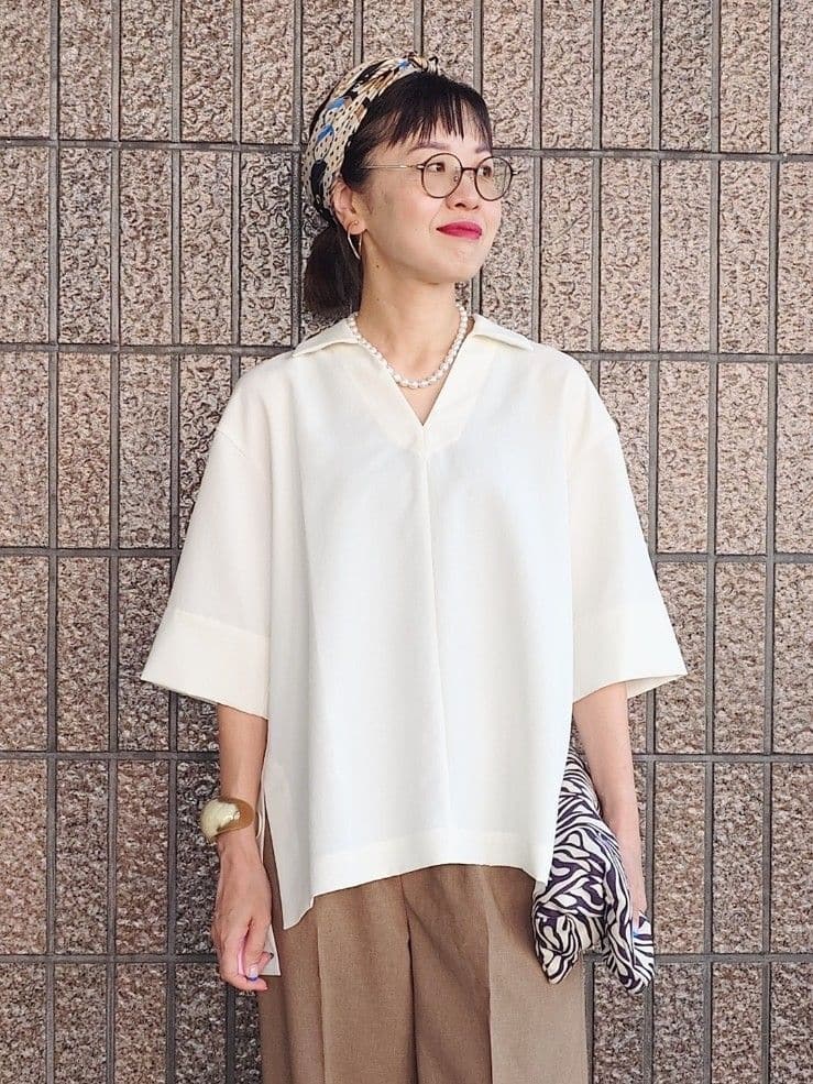 MUTSUKOさんの「UNTITLED｜【UVカット/接触冷感/吸水速乾/ゆったり】V開きネックシャツ」を使ったコーディネート