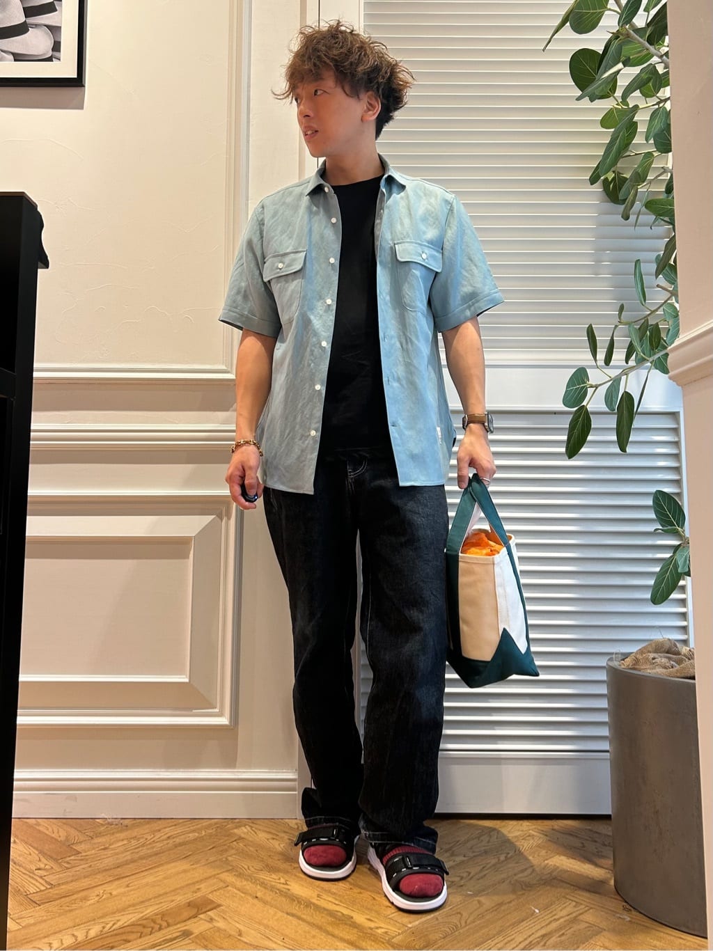須田　慎二郎さんの「DRESSTERIOR｜」を使ったコーディネート