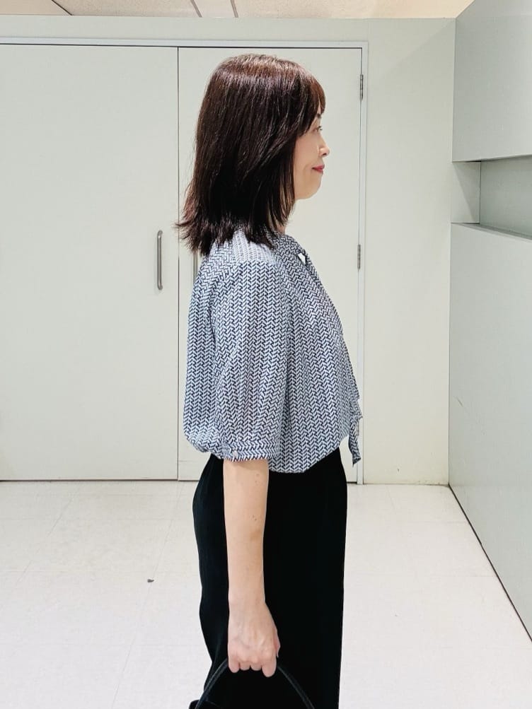 makiさんの「UNTITLED｜【通勤/オフィス】ジオメ柄ボウタイブラウス」を使ったコーディネート