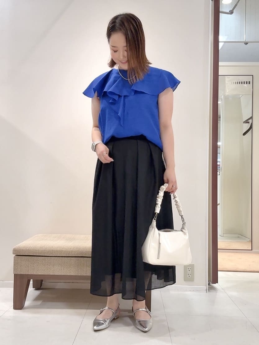YUIさんの「UNTITLED｜【きれいめ/洗える/フリル】ラッフルシアーブラウス」を使ったコーディネート