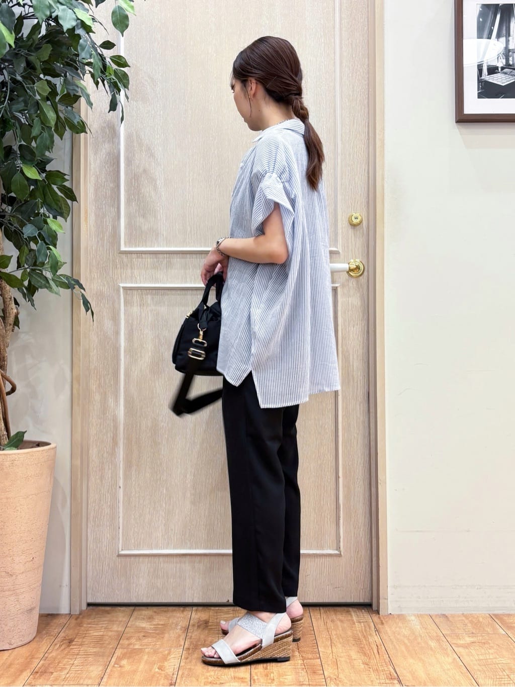 なみさんの「SHOO･LA･RUE｜【S-LL】さらシャリコットン 上品なシアー感のデザインシャツ」を使ったコーディネート