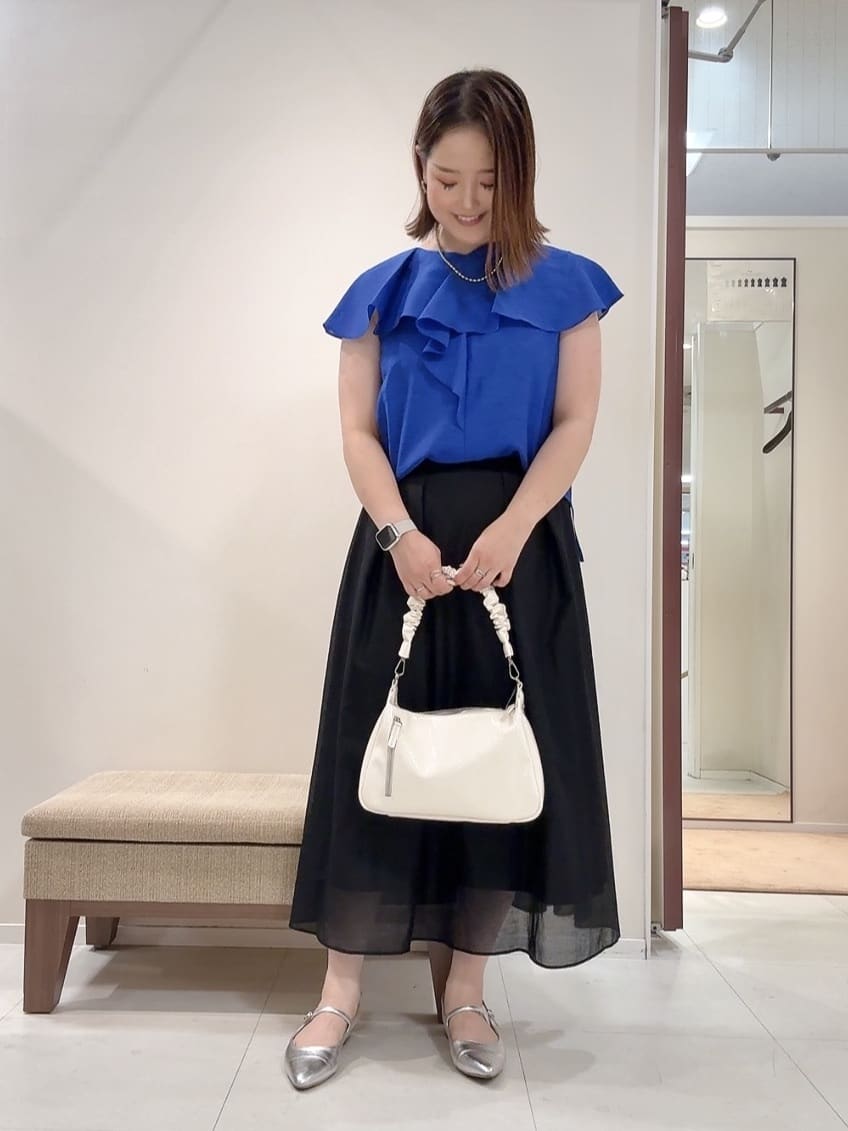 YUIさんの「UNTITLED｜【きれいめ/洗える/フリル】ラッフルシアーブラウス」を使ったコーディネート