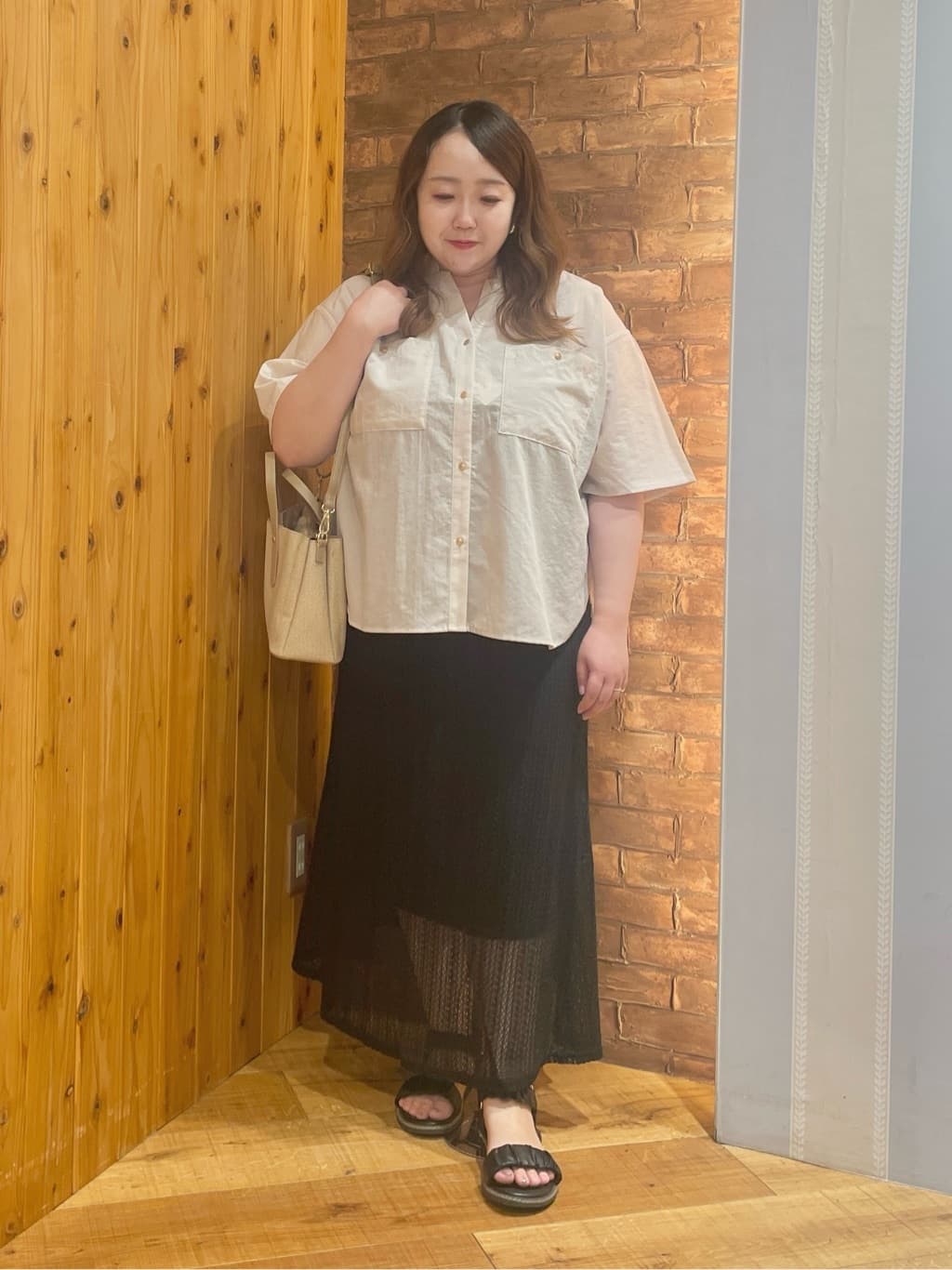 Risaさんの「SHOO･LA･RUE｜【2WAY】裏地を外してレイヤードにも! レース調スカート」を使ったコーディネート