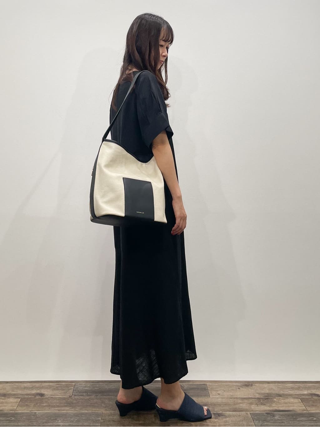 Aikoさんの「OPAQUE.CLIP｜レーヨン麻キーネックワンピース【洗える】」を使ったコーディネート
