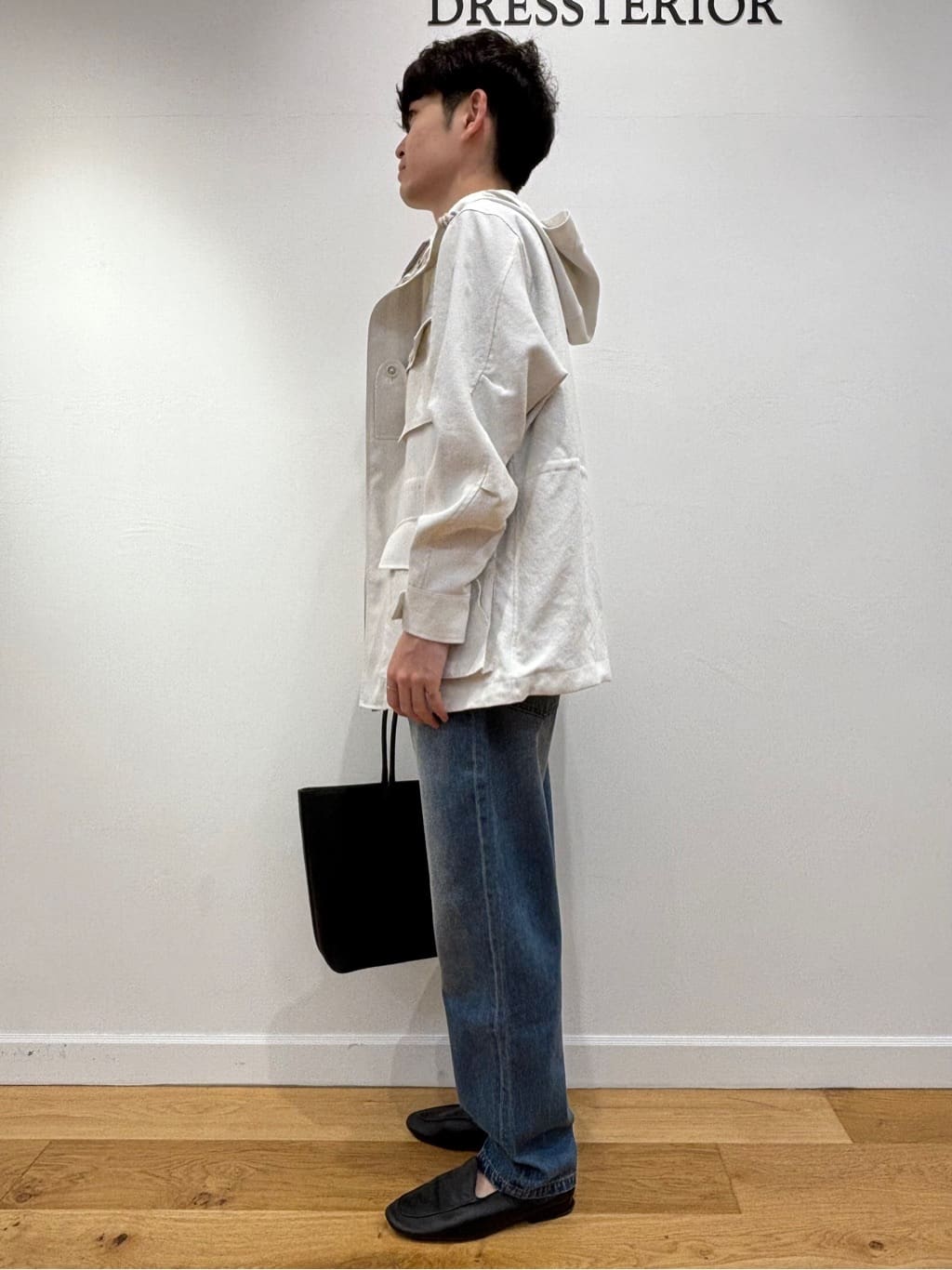 ABEさんの「DRESSTERIOR｜【撥水仕様】シュリンクレザー トートバッグ」を使ったコーディネート