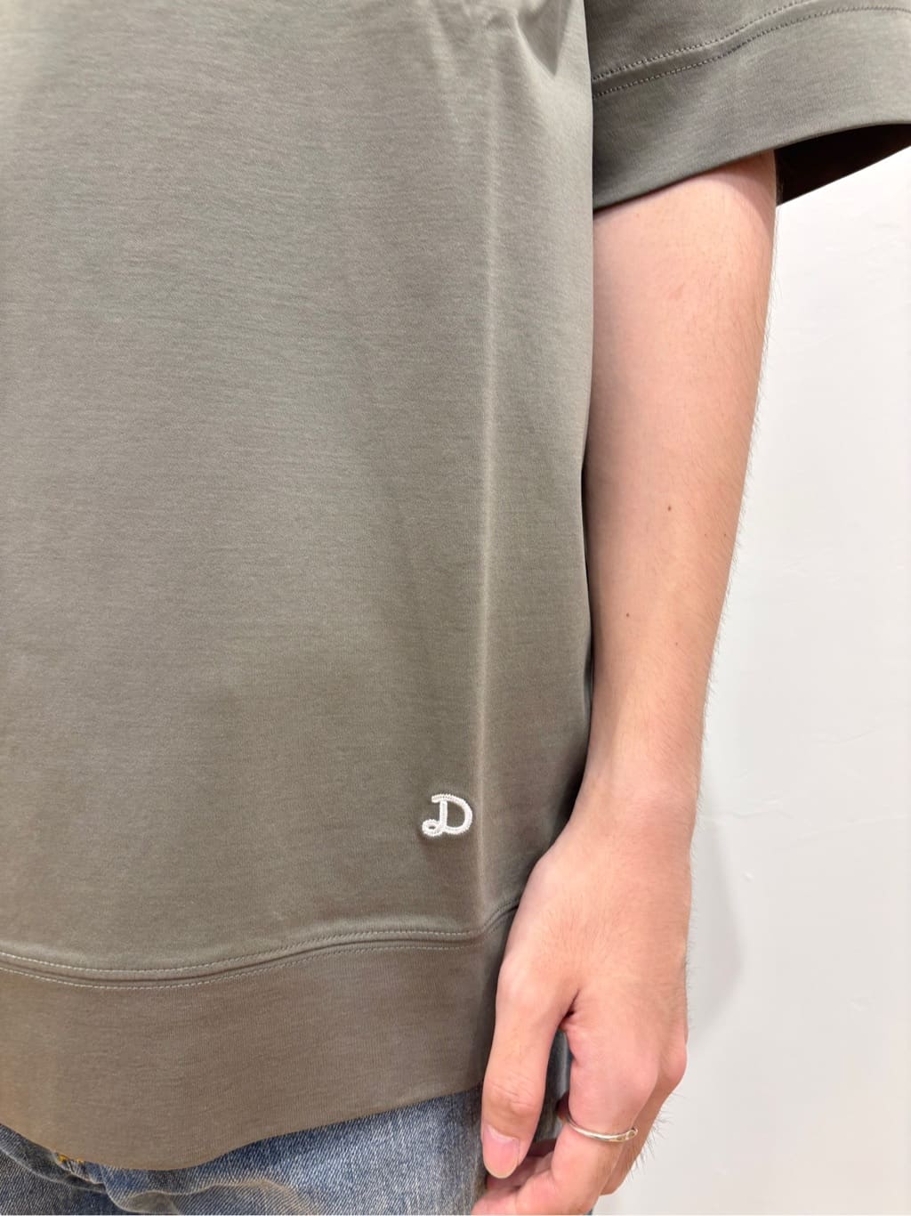 ABEさんの「DRESSTERIOR｜【撥水仕様】シュリンクレザー トートバッグ」を使ったコーディネート