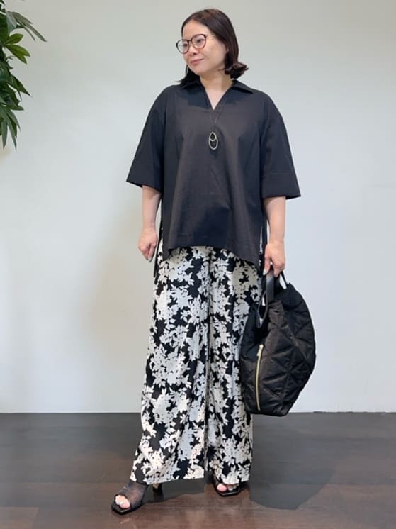 Asamiさんの「UNTITLED｜【UVカット/接触冷感/吸水速乾/ゆったり】V開きネックシャツ」を使ったコーディネート
