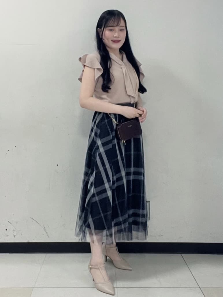 Hitomiさんの「index｜フレアスリーブボウタイニット【洗濯機洗い可／接触冷感／抗ピル】」を使ったコーディネート