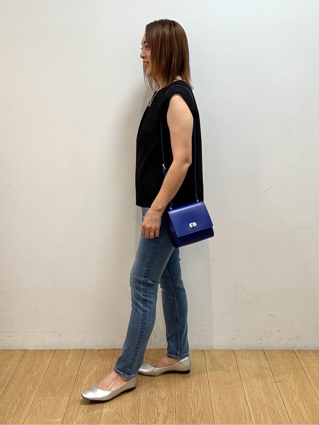 mikkoさんの「INDIVI｜【通年活躍！褒められデニム】スキニー デニムパンツ」を使ったコーディネート