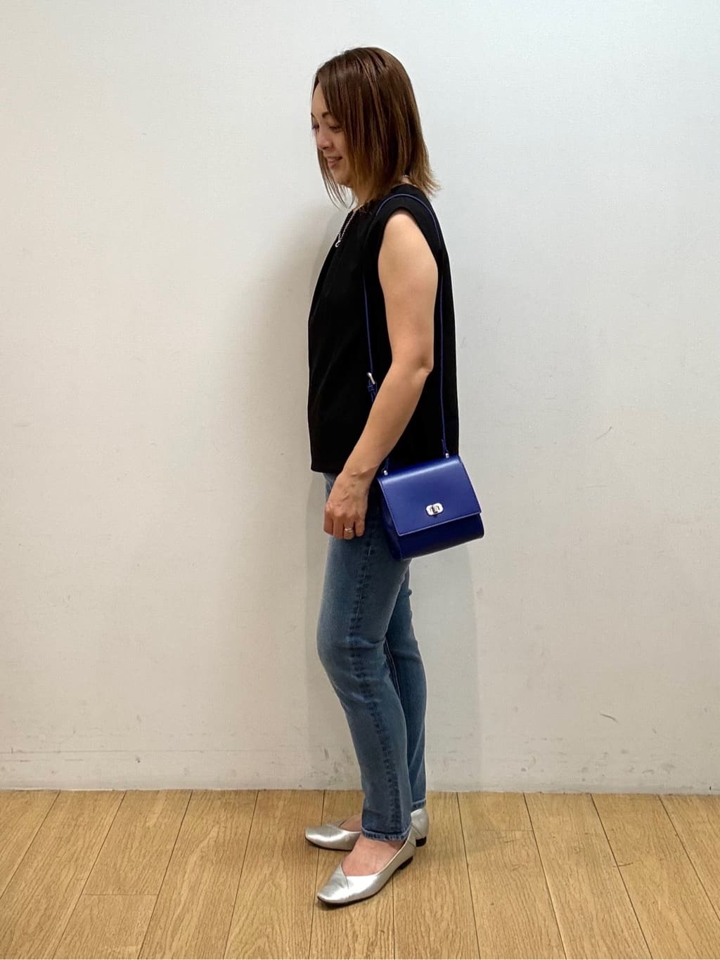 mikkoさんの「INDIVI｜【通年活躍！褒められデニム】スキニー デニムパンツ」を使ったコーディネート