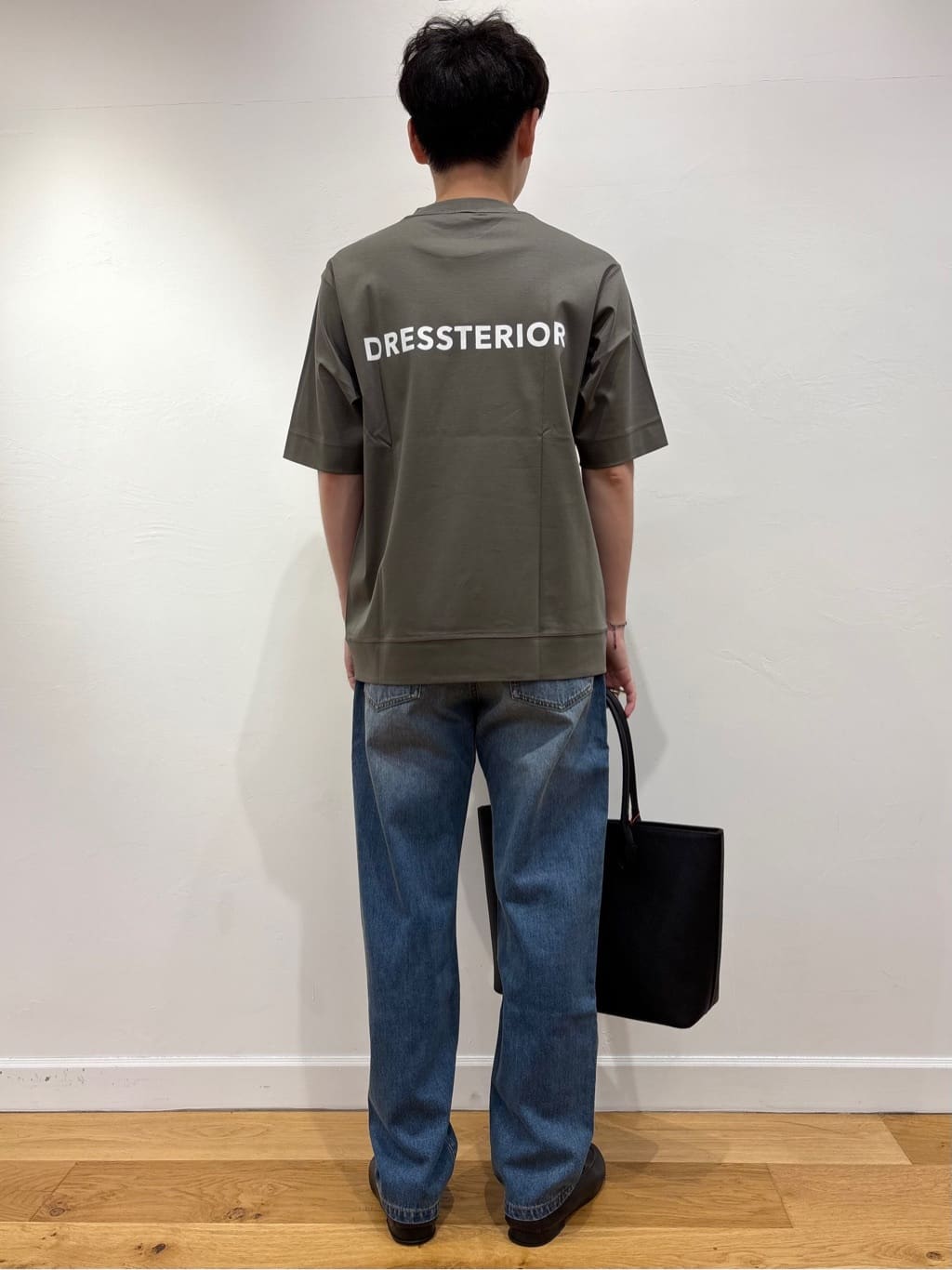 ABEさんの「DRESSTERIOR｜【撥水仕様】シュリンクレザー トートバッグ」を使ったコーディネート