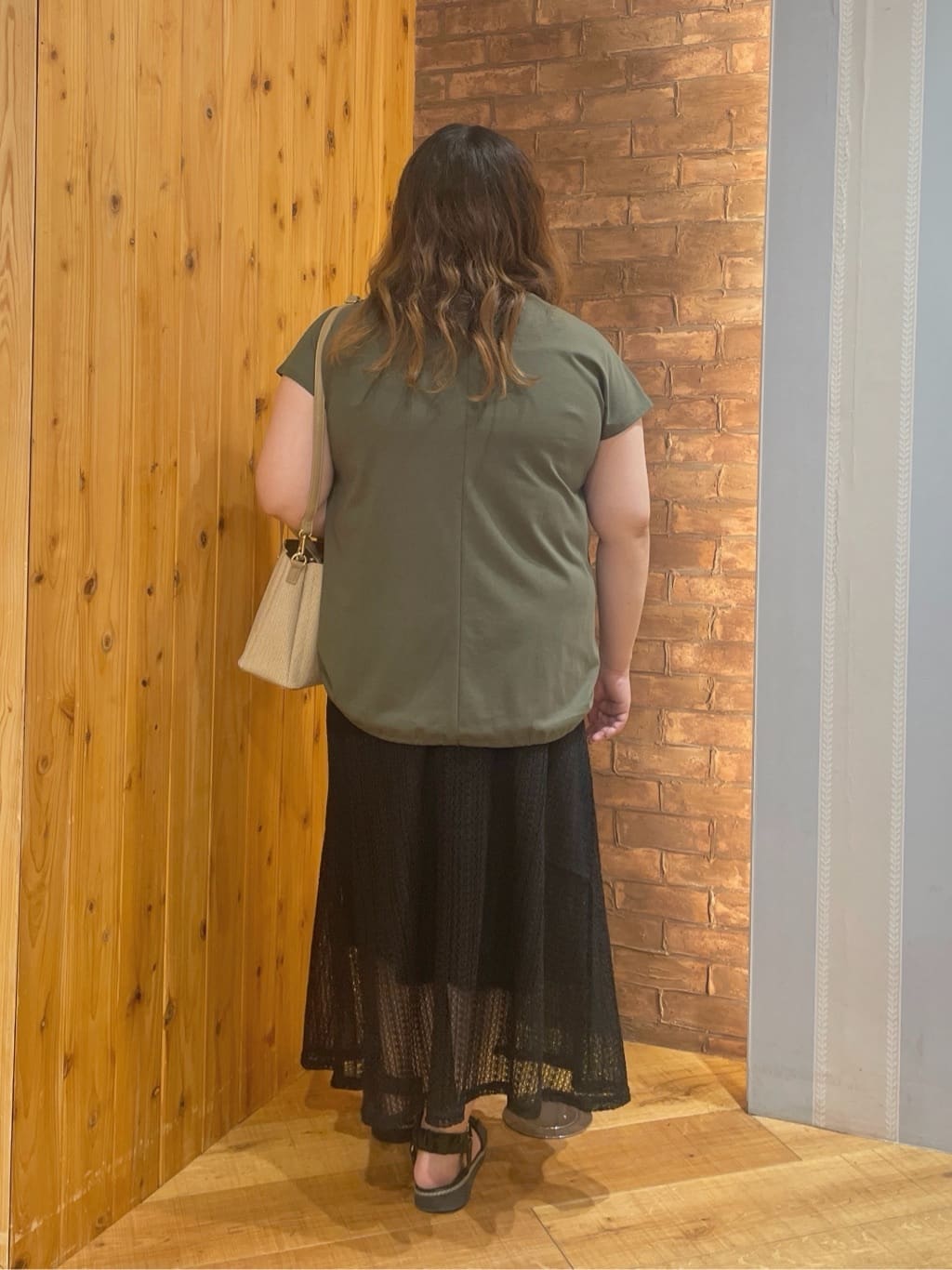 Risaさんの「SHOO･LA･RUE｜【ひんやり】裾が絞れる フレンチスリーブトップス」を使ったコーディネート