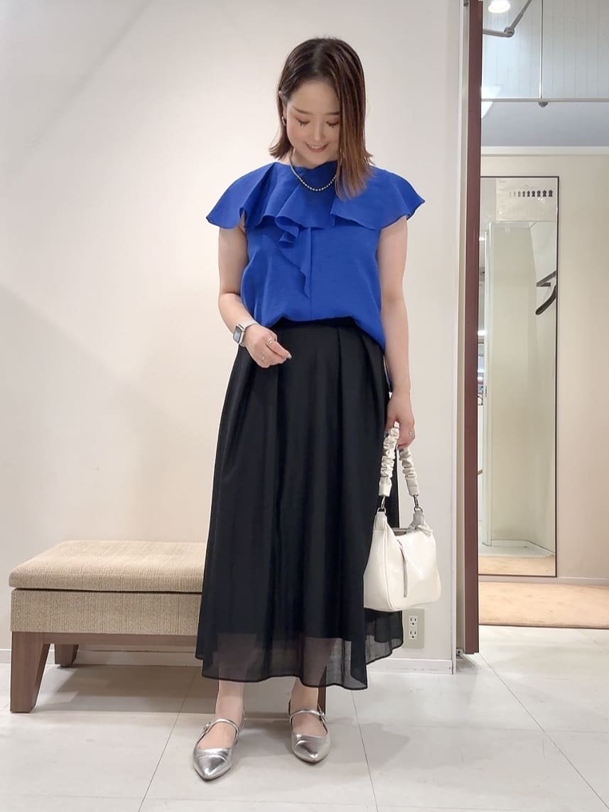YUIさんの「UNTITLED｜【きれいめ/洗える/フリル】ラッフルシアーブラウス」を使ったコーディネート