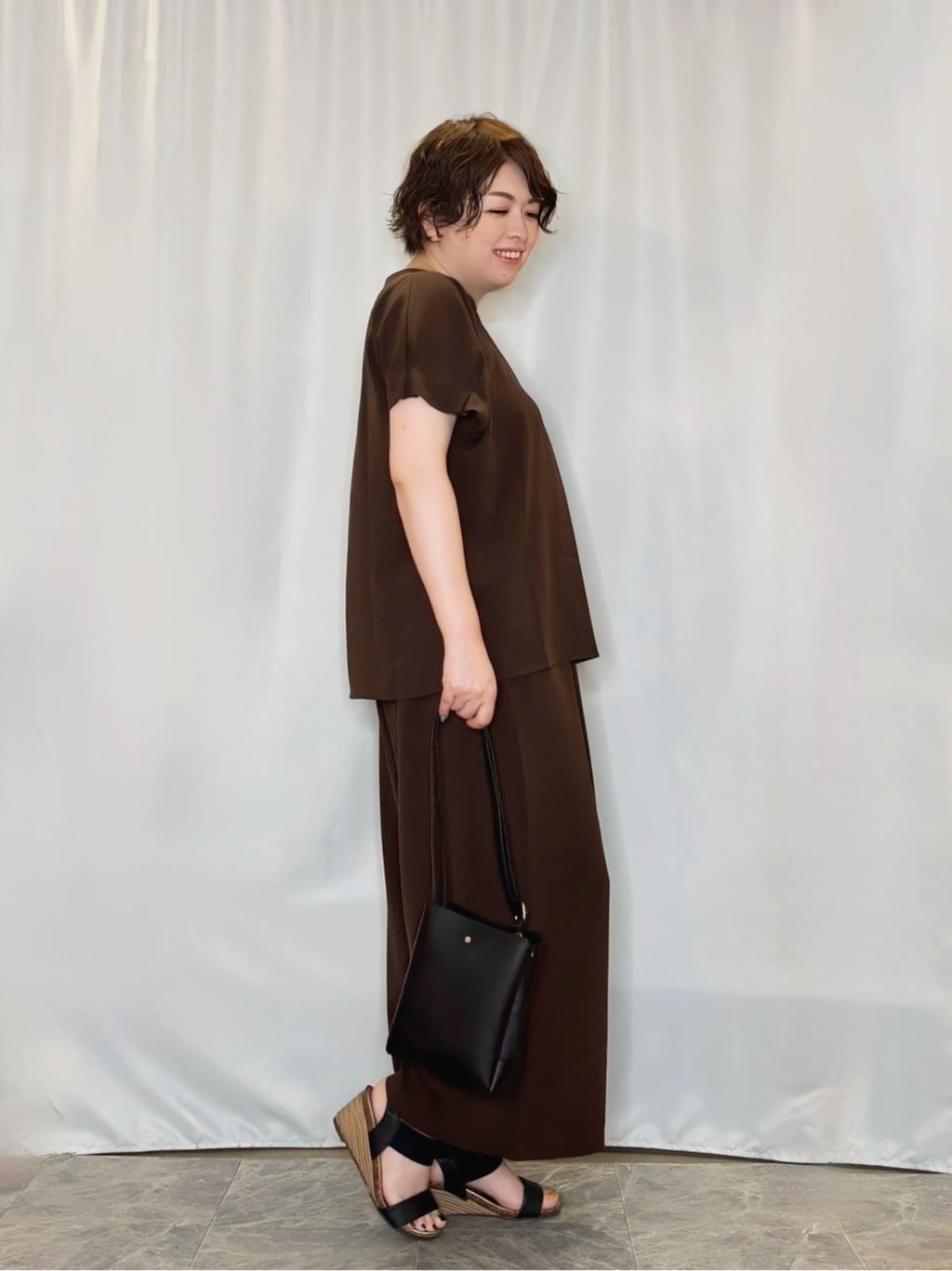 たみさんの「SHOO･LA･RUE｜【S-LL/セットアップ可/ひんやり】きちんと見えで上品 お袖タック スキッパーブラウス」を使ったコーディネート