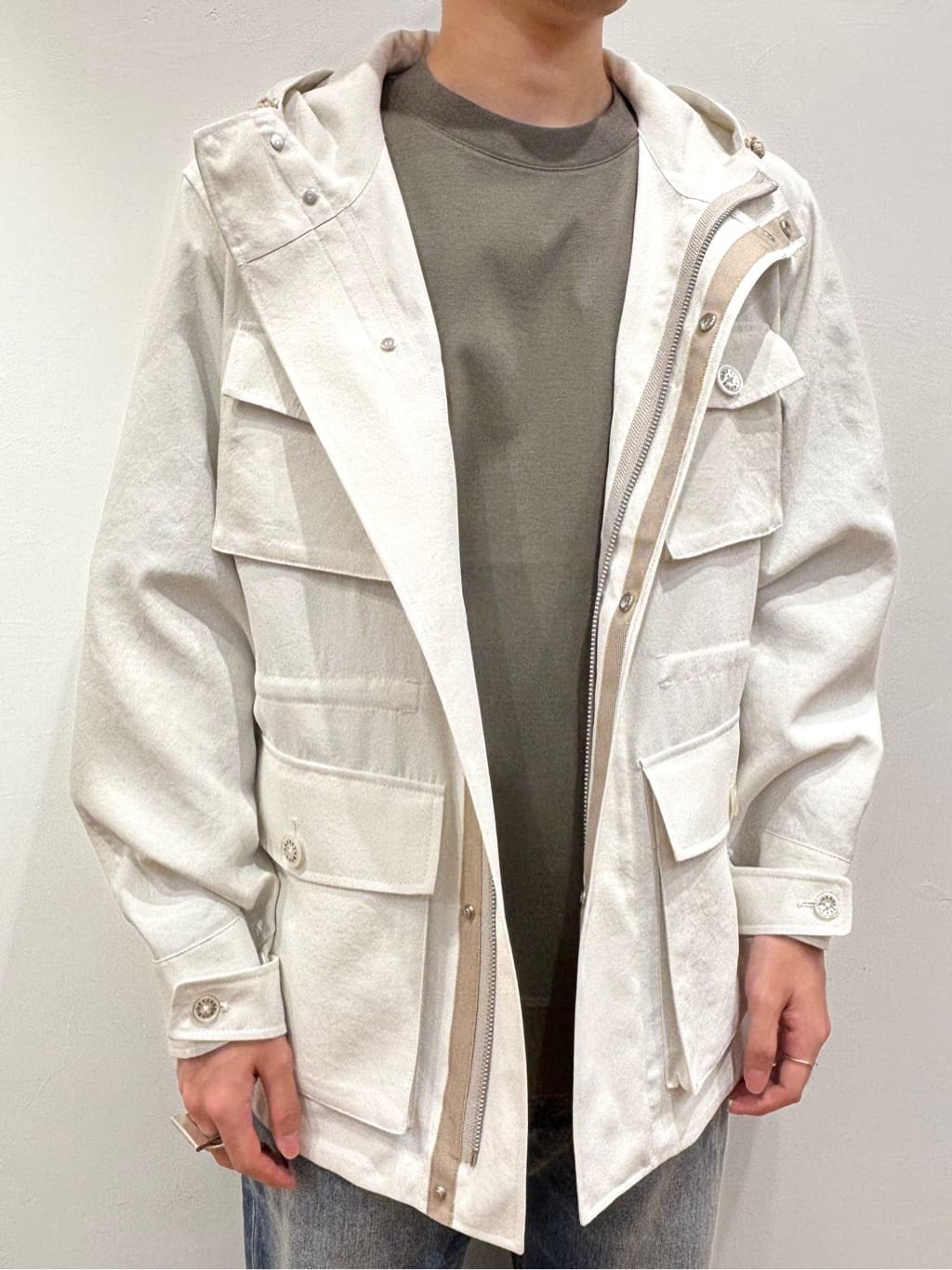 ABEさんの「DRESSTERIOR｜【撥水仕様】シュリンクレザー トートバッグ」を使ったコーディネート