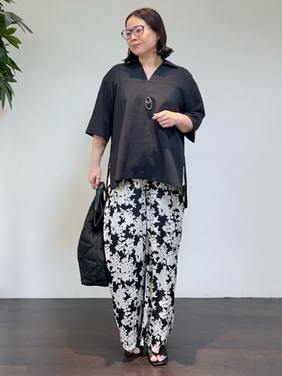 Asamiさんの「UNTITLED｜【UVカット/接触冷感/吸水速乾/ゆったり】V開きネックシャツ」を使ったコーディネート