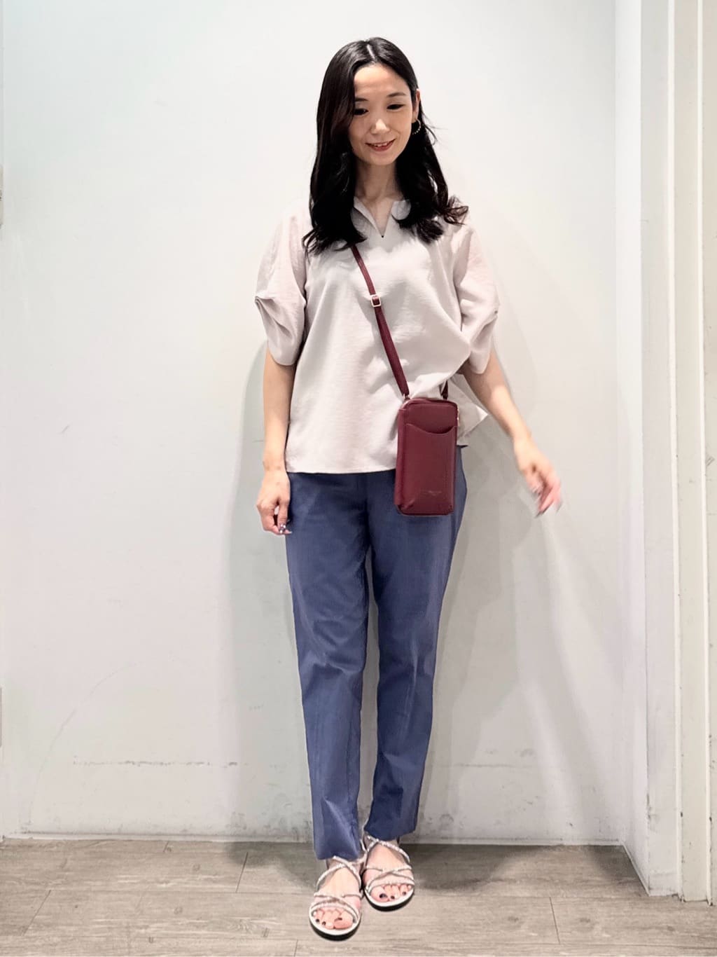 yuicciさんの「OPAQUE.CLIP｜麻混ハイストレッチイージースティックパンツ【洗濯機洗い可】」を使ったコーディネート