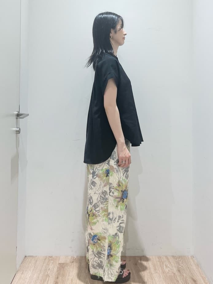 momokoさんの「OPAQUE.CLIP｜《7色展開／SS-LLサイズ》ストレッチスキッパーブラウス／セットアップ対応【洗濯機洗い可／防シワ】」を使ったコーディネート