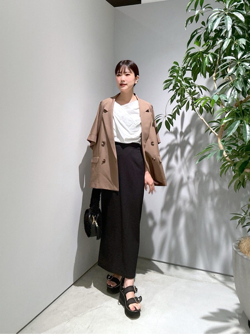 Renoさんの「INDIVI｜ドレープクロップドカットソー」を使ったコーディネート