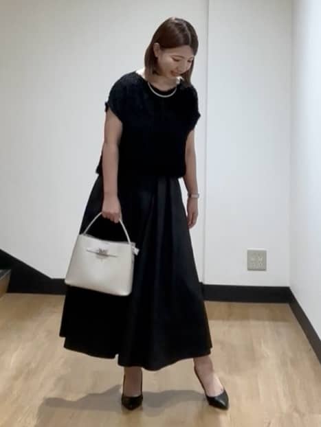 MIKIKOさんの「UNTITLED｜【セットアップ可/洗える】フェザーフレンチスリーブブラウス」を使ったコーディネート