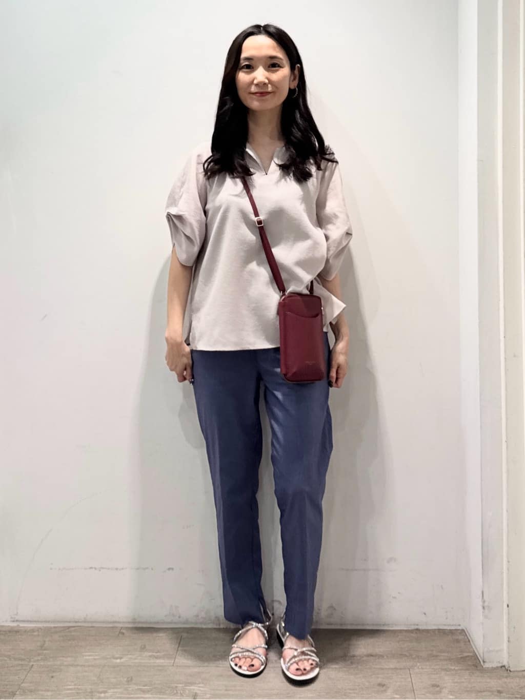 yuicciさんの「OPAQUE.CLIP｜麻混ハイストレッチイージースティックパンツ【洗濯機洗い可】」を使ったコーディネート