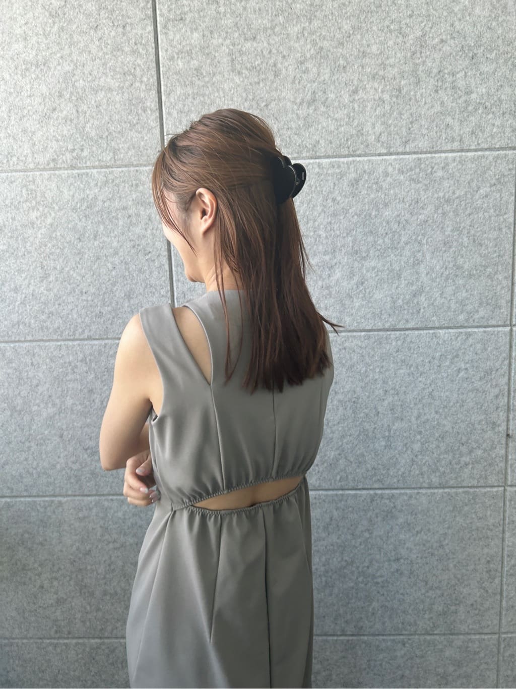 harunaさんの「CODE A｜slit jersey dress」を使ったコーディネート