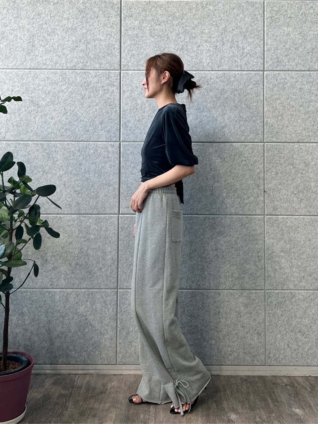 harunaさんの「CODE A｜velvet ribbon pullover」を使ったコーディネート