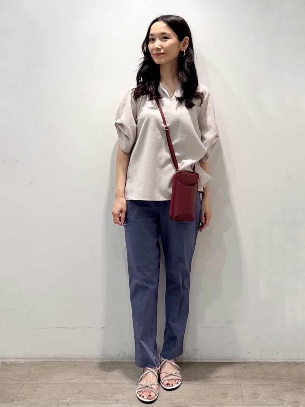 yuicciさんの「OPAQUE.CLIP｜麻混ハイストレッチイージースティックパンツ【洗濯機洗い可】」を使ったコーディネート