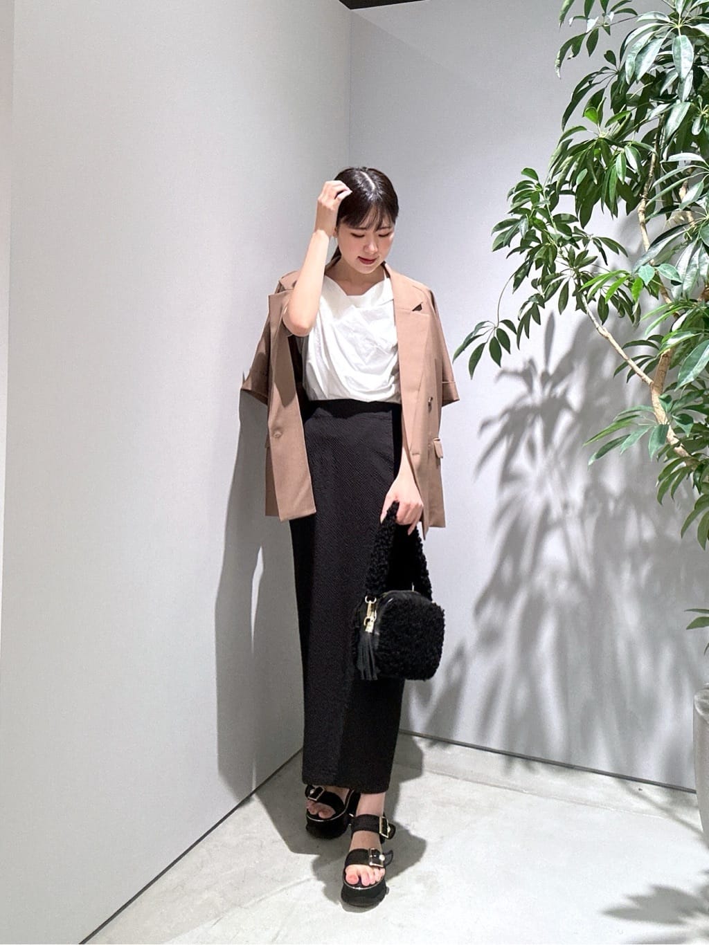 Renoさんの「INDIVI｜ドレープクロップドカットソー」を使ったコーディネート