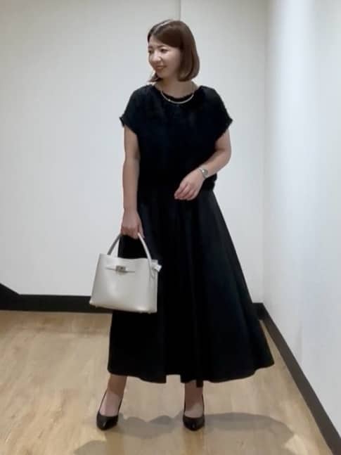 MIKIKOさんの「UNTITLED｜【セットアップ可/洗える】フェザーフレンチスリーブブラウス」を使ったコーディネート