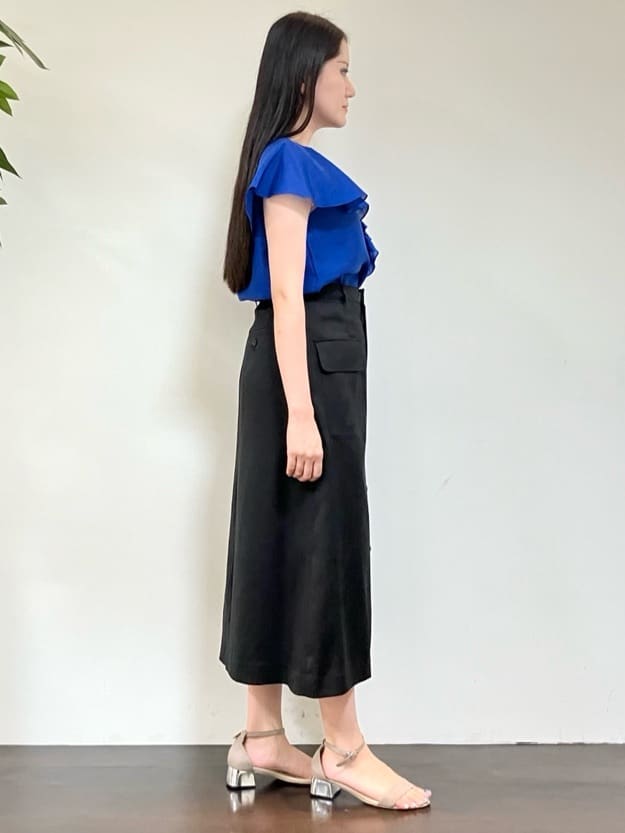 カレンさんの「UNTITLED｜【きれいめ/洗える/フリル】ラッフルシアーブラウス」を使ったコーディネート