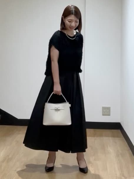 MIKIKOさんの「UNTITLED｜【セットアップ可/洗える】フェザーフレンチスリーブブラウス」を使ったコーディネート